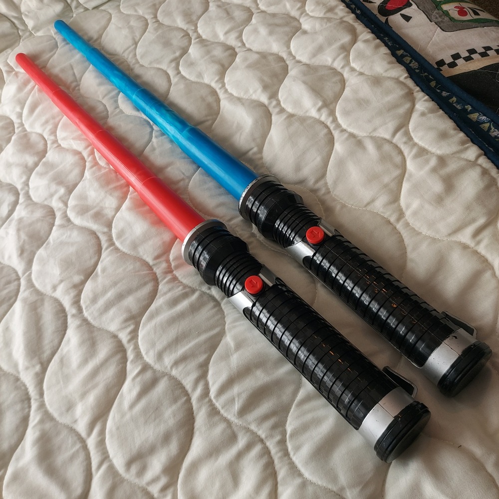 Vintage 1999 Hasbro Star Wars Lightsaber Set Red and Blue Extendable Toy Swords
